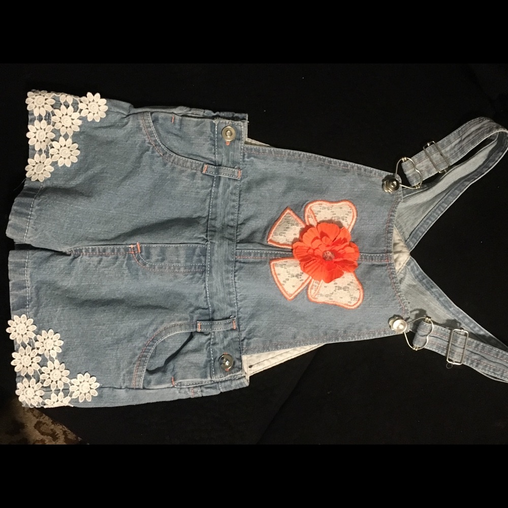 Girls size 6 shorts overalls